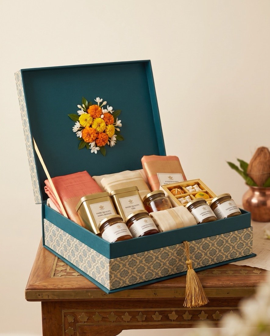 Ivory Wedding Room Hamper